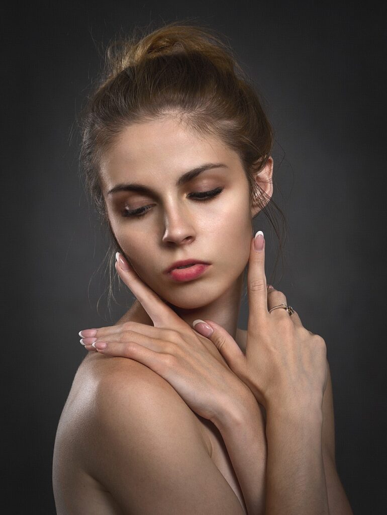girl, hands, portrait, model, modeling, pose, posing, makeup, cosmetics, skin, woman, nails, young woman, female, female portrait, female model